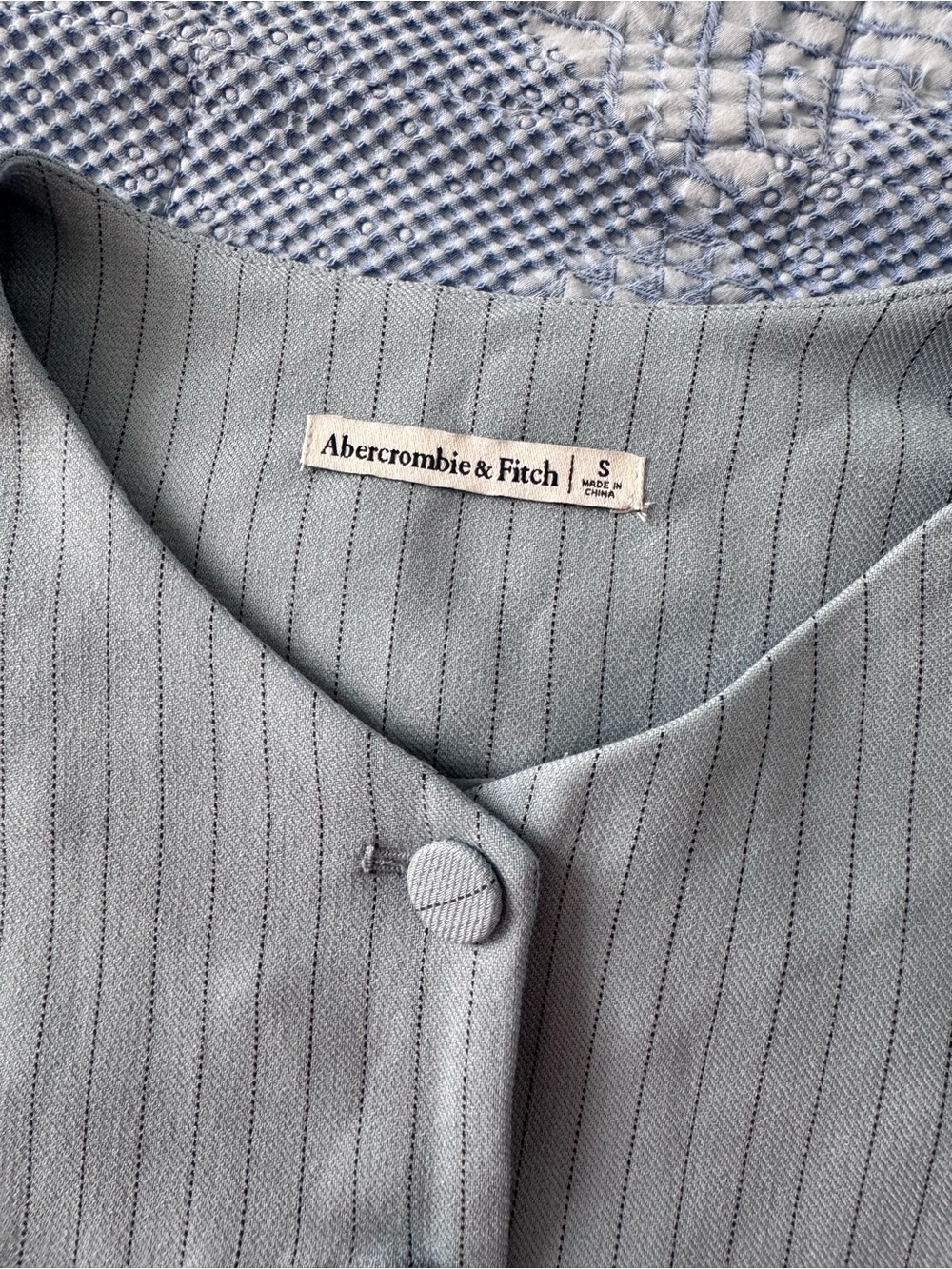 Abercrombie & Fitch Button Vest Top - Picture 3 of 4